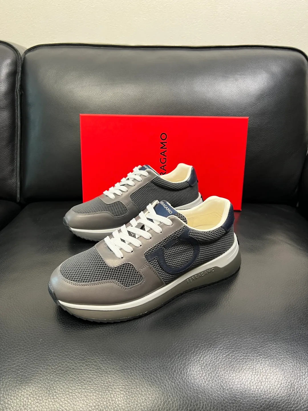 Men's shoes 💰820 Ferragamo High-quality top craftsmanship Ferragamo counters sell original factory configuration, imported original cowhide from Italy, imported water-dyed cow lining, soles: original factory special original soles are super comfortable, original factory and single goods, welcome to compare at the same time at the counter, code number 38-44 (customized 45 46)